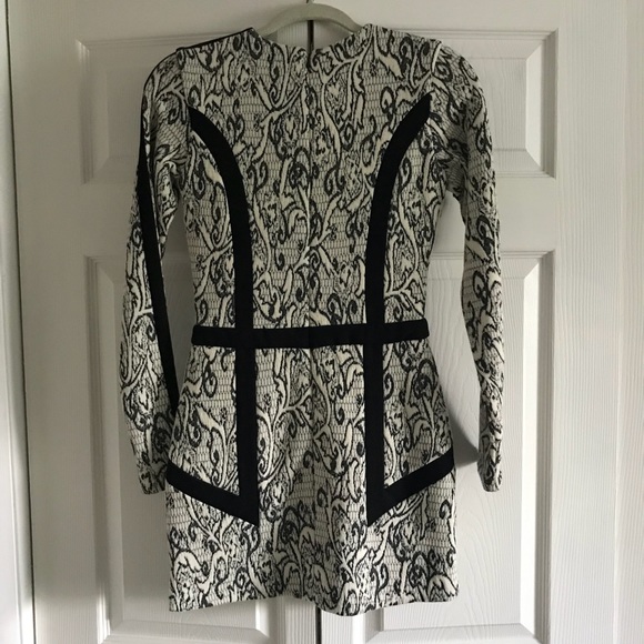 Parker Body-con Dress - Picture 4 of 7